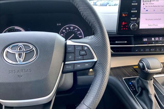 Certified Used 2024 WIND CHILL PEARL Toyota  image 25
