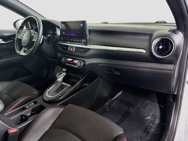 Used 2022 Snow White Pearl Kia GT image 26