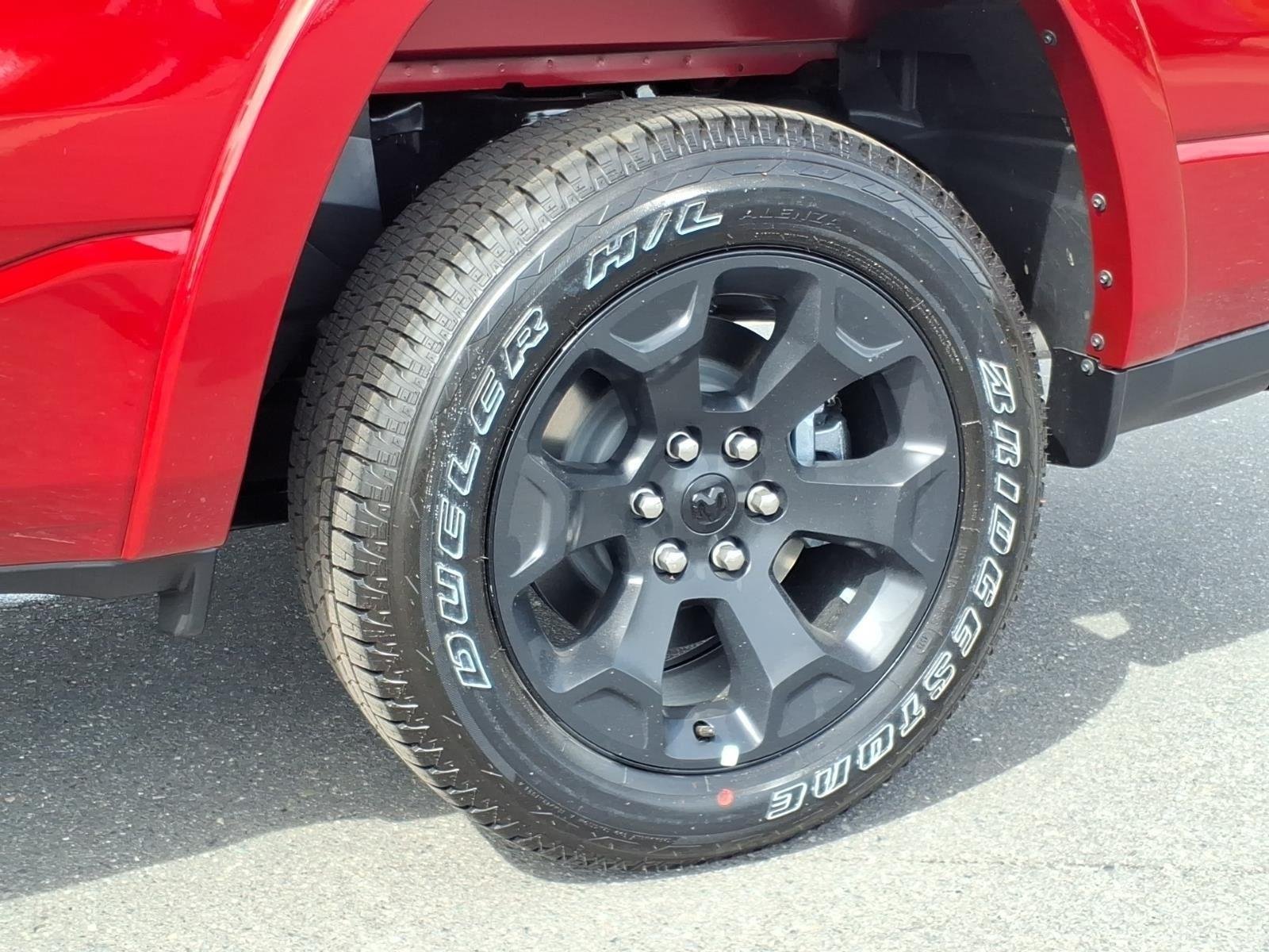 New 2026 Molten Red Pearl-Coat Exterior Paint RAM Big Horn image 12