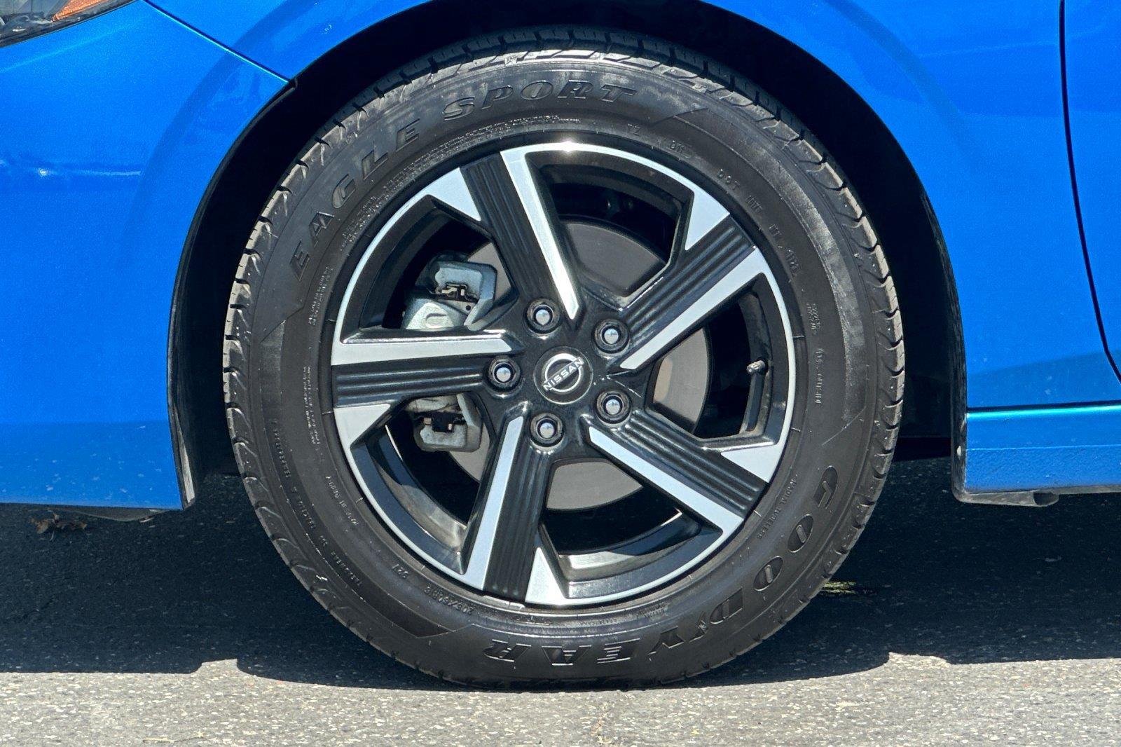 Used 2025 Electric Blue Metallic Nissan SV image 25