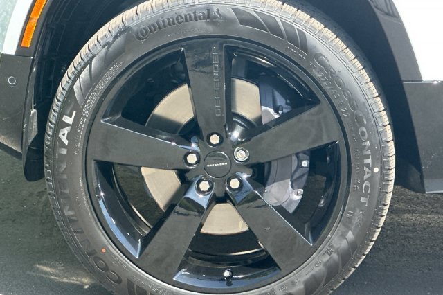 New 2026 Fuji White Land Rover X-Dynamic SE image 25