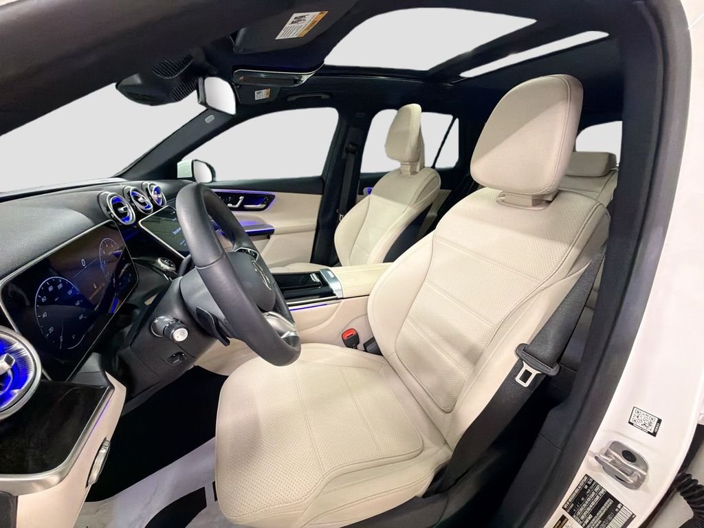 Used 2026 White Mercedes-Benz GLC 300 image 5