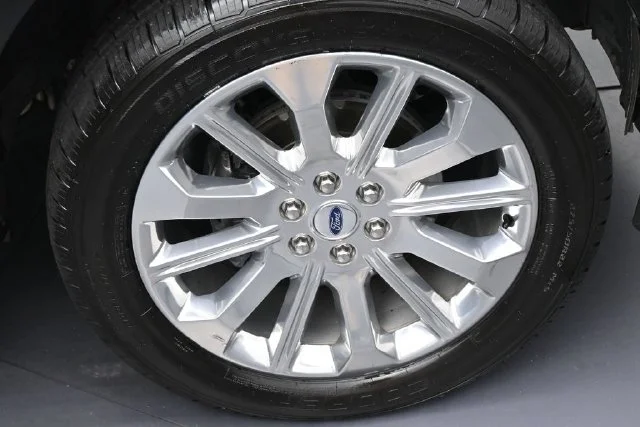 Used 2023 Black Ford Limited image 32