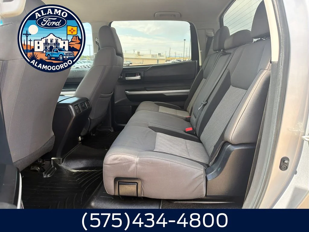 Used 2016 Silver Sky Metallic Toyota SR5 image 24