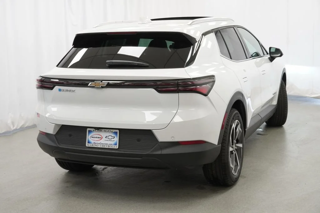 New 2026 Summit White Chevrolet LT image 4