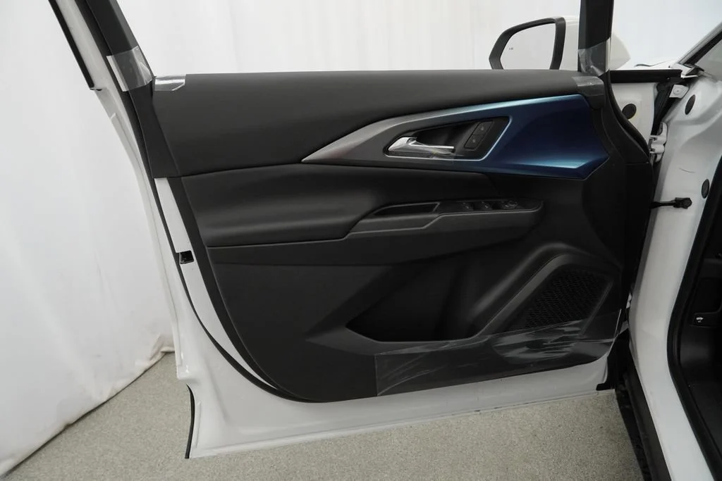 New 2026 Summit White Chevrolet LT image 20