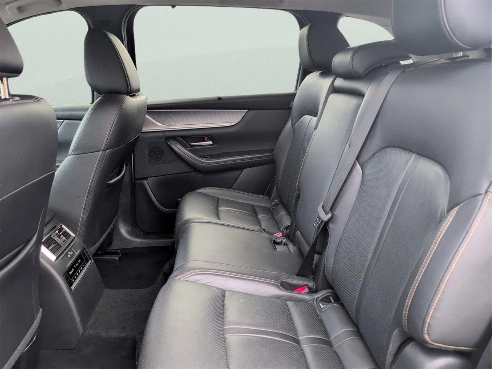 Used 2024 Rhodium White Premium Mazda 3.3 Turbo Preferred Plus image 35