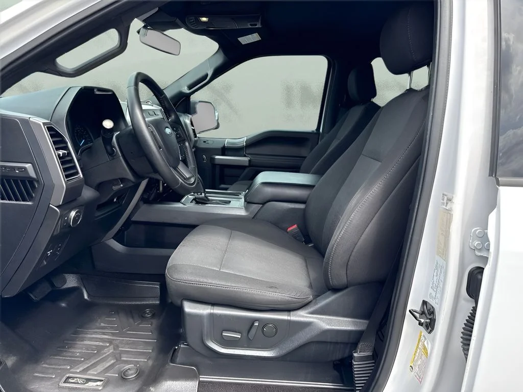 Used 2020 White Ford XLT image 9
