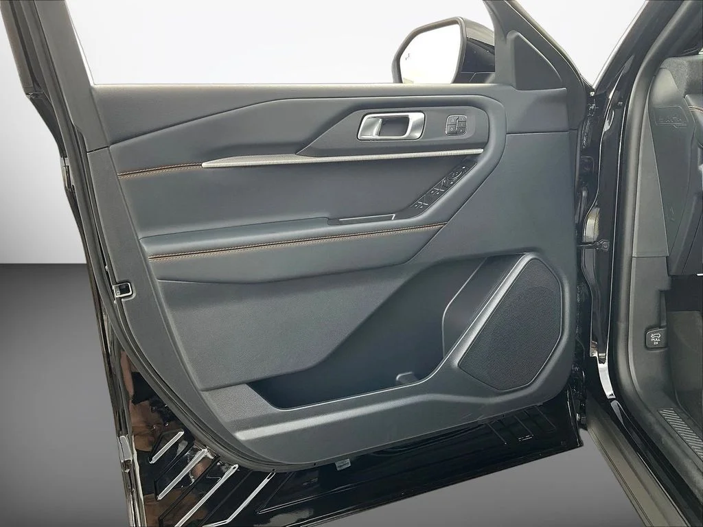 New 2026 Agate Black Metallic Ford Tremor® image 25