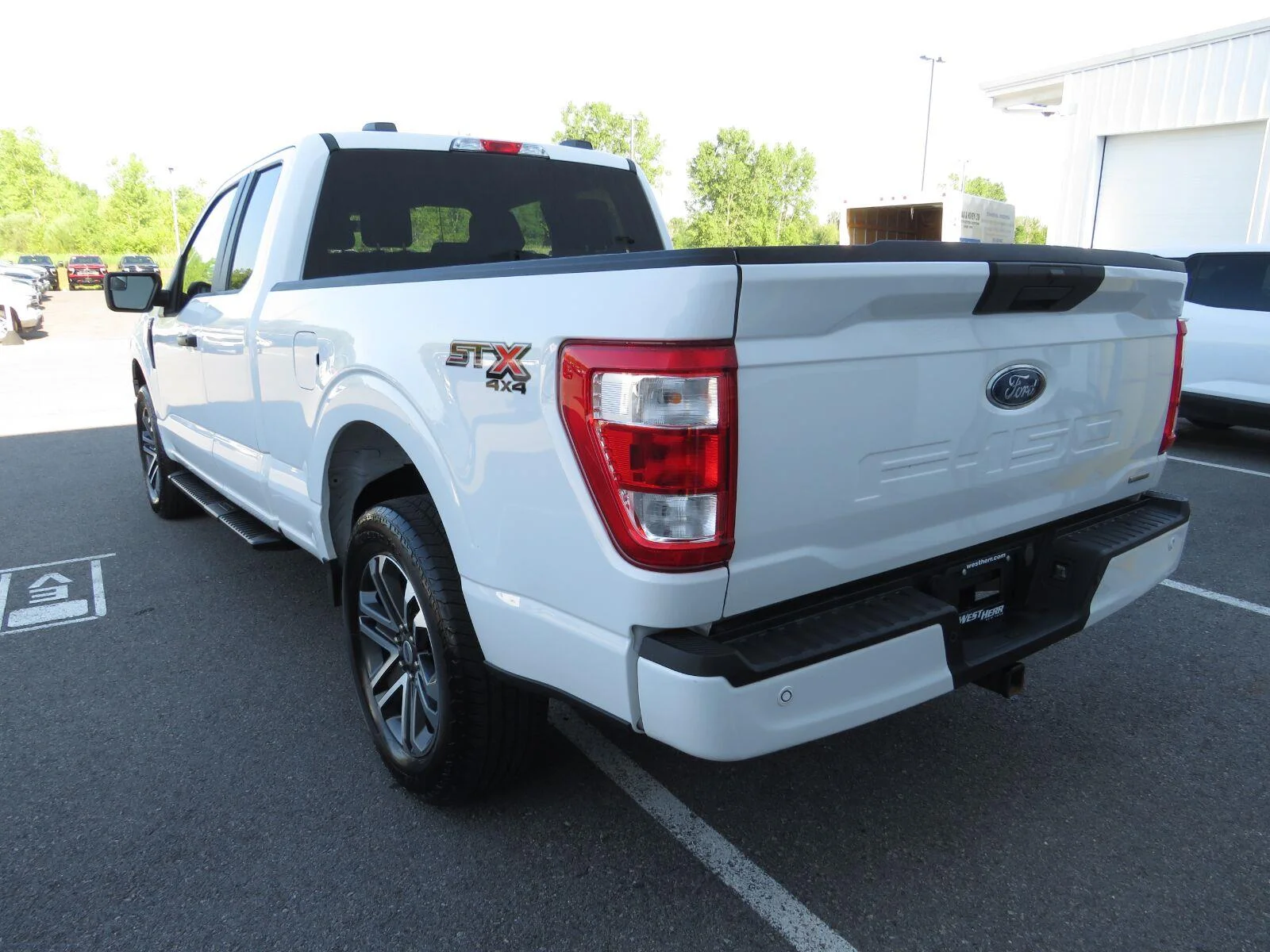 Used 2023  Ford XL image 16
