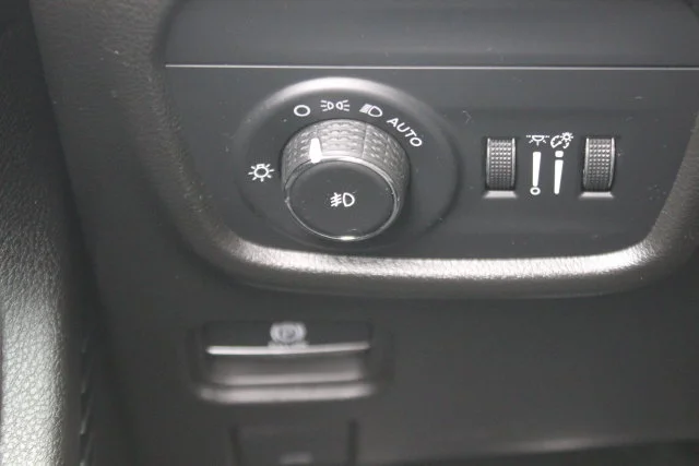 Used 2023 White Jeep Overland image 21