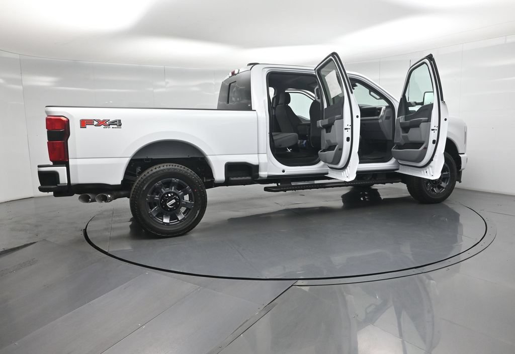 New 2026 Oxford White Ford XL image 3