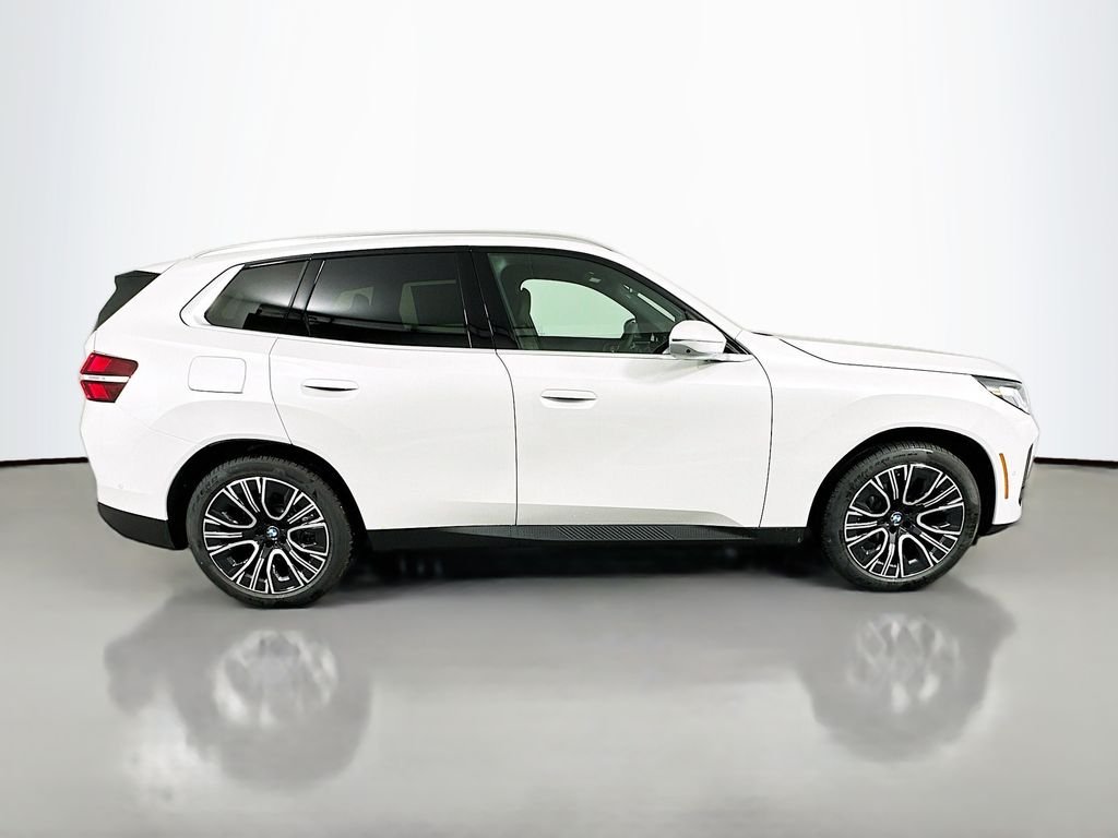 New 2026 Mineral White Metallic BMW 30 xDrive image 4