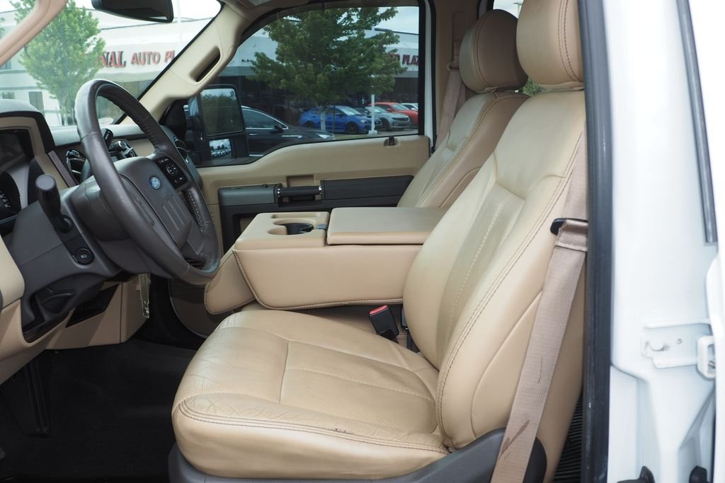 Used 2012 White Ford Lariat image 13
