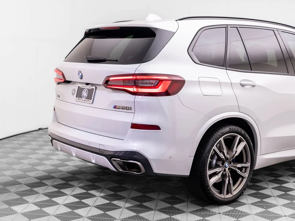 Used 2023 White BMW M50i image 42