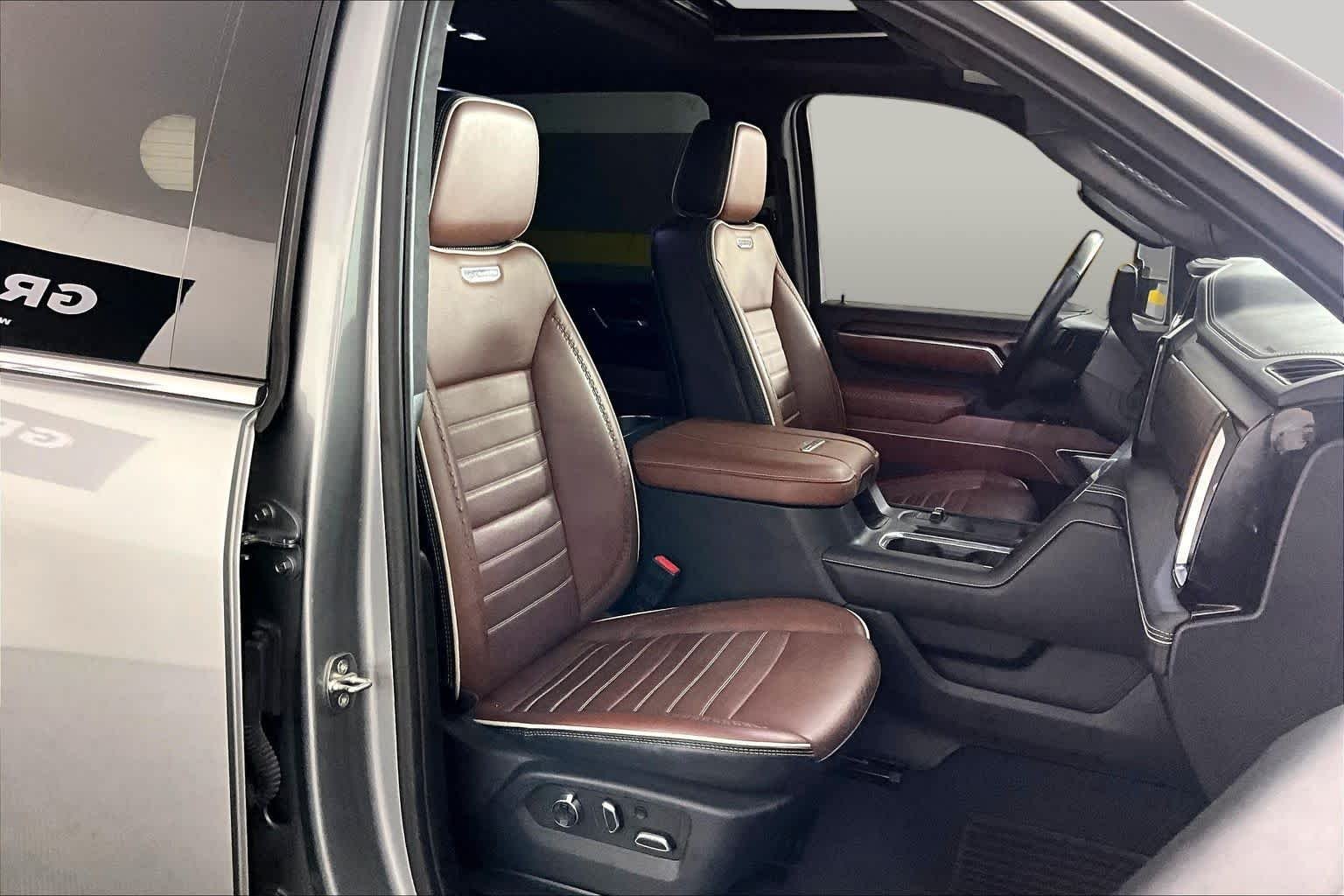 Used 2024 Sterling Metallic GMC Denali Ultimate image 9