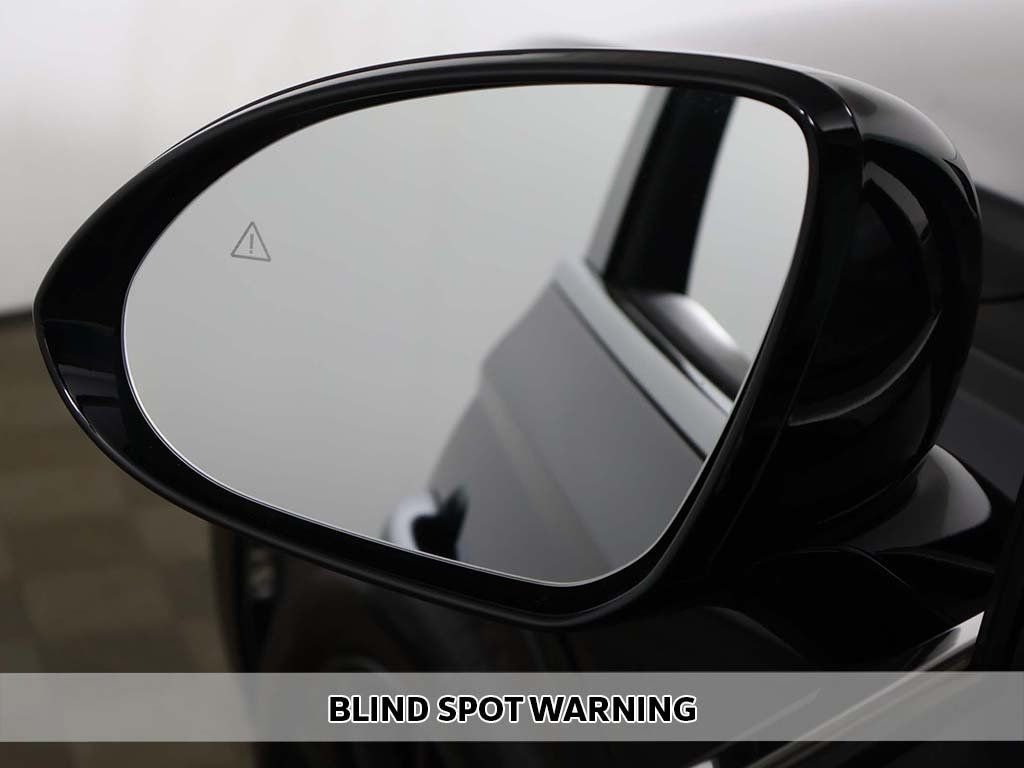 Used 2025 Black Genesis 2.5T image 5