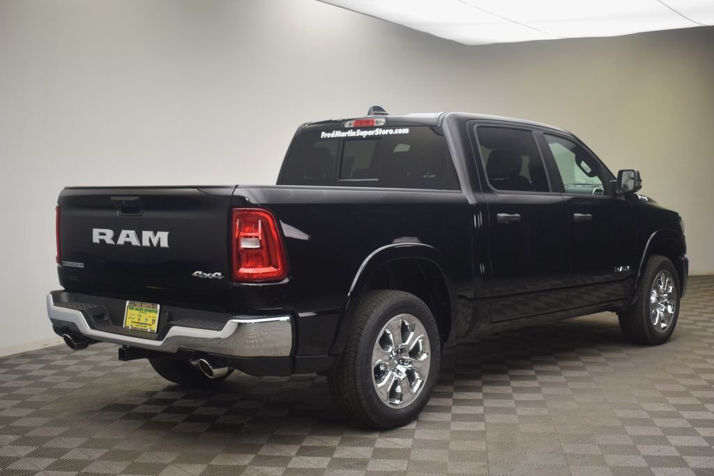 New 2026 Diamond Black Crystal Pearl-Coat Exterior Paint RAM Big Horn/Lone Star image 6