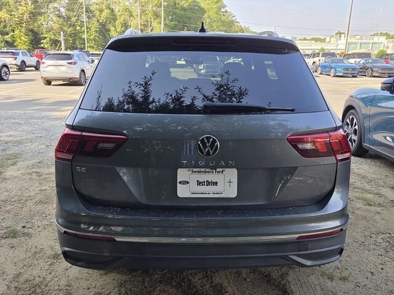 Used 2023 Platinum Gray Metallic Volkswagen SE image 11