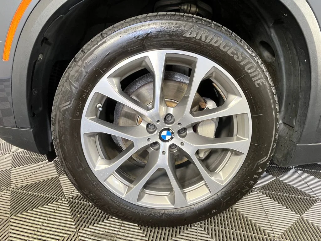 Used 2020 Gray BMW xDrive40i image 14