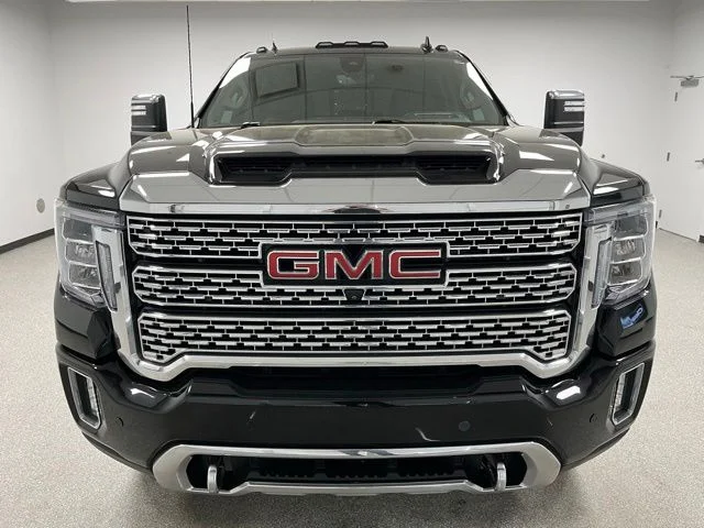 Used 2022 Black GMC Denali image 3