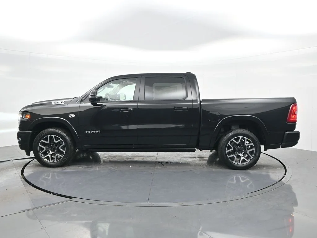 New 2026 Diamond Black Crystal Pearl-Coat Exterior Paint RAM Laramie image 10