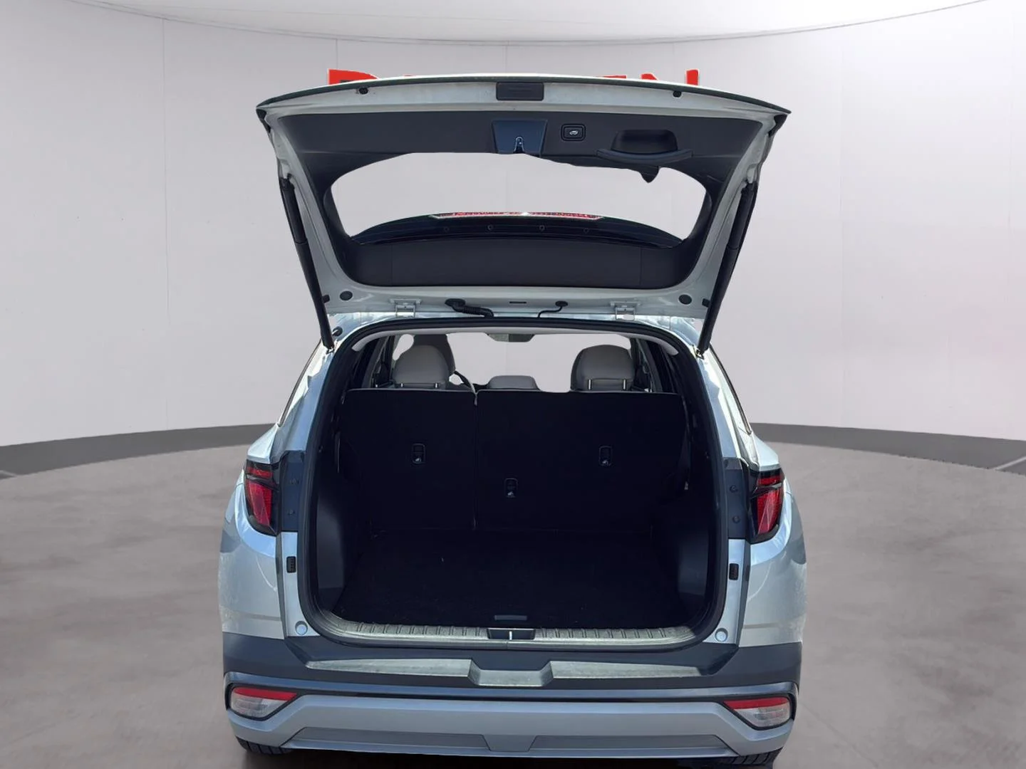 Used 2025 Shimmering Silver Hyundai SEL image 9