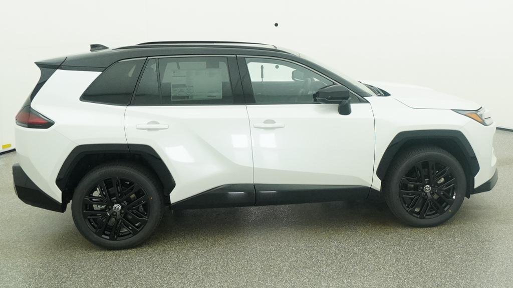 New 2026 Wind Chill Pearl with Midnight Black Metallic roof Toyota XSE image 15