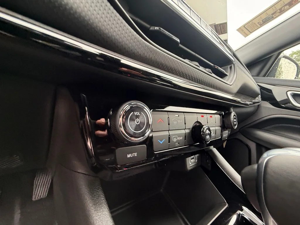 New 2026 Blue Jeep Latitude image 23