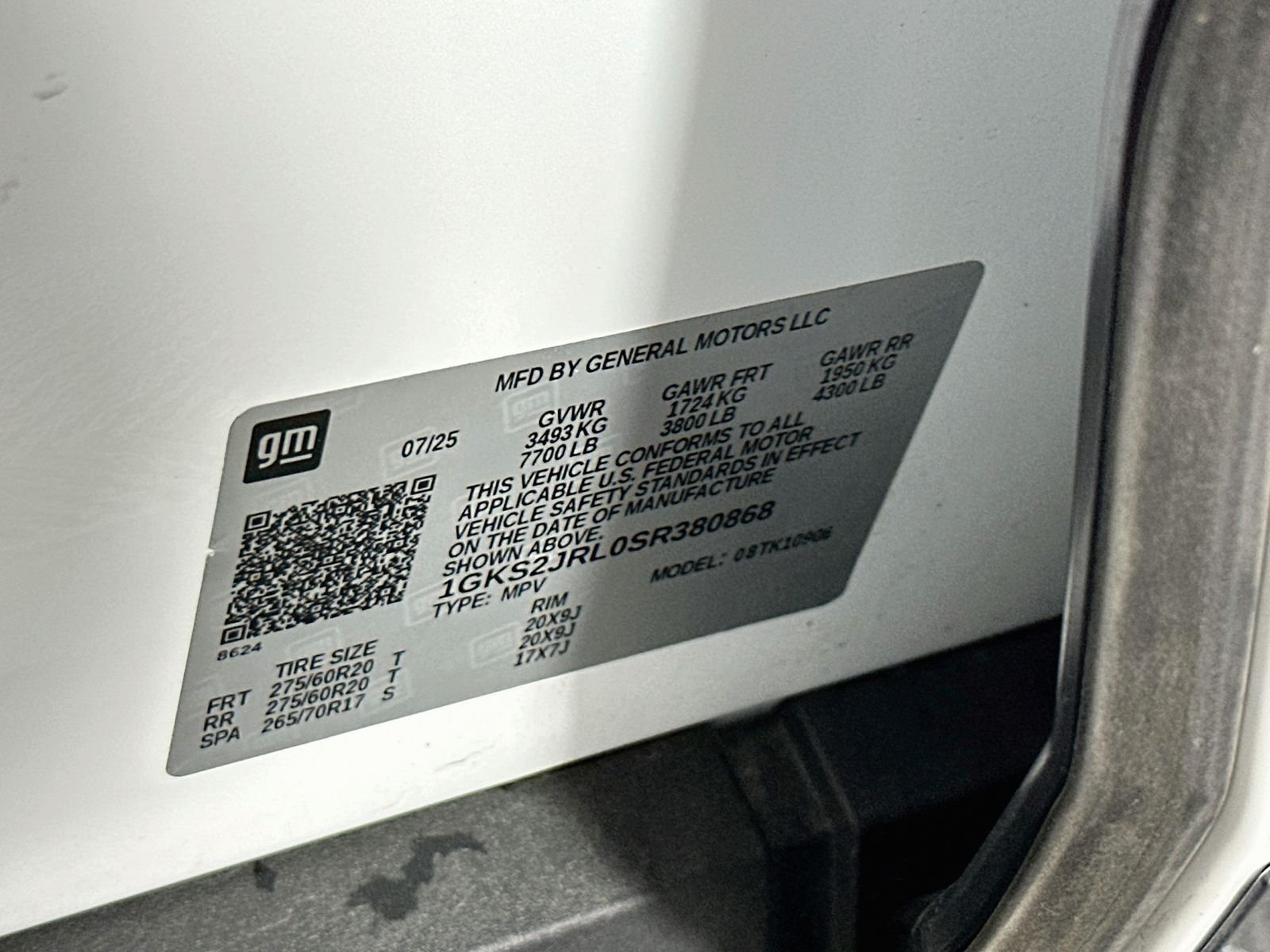 Used 2025 Summit White GMC Denali image 35