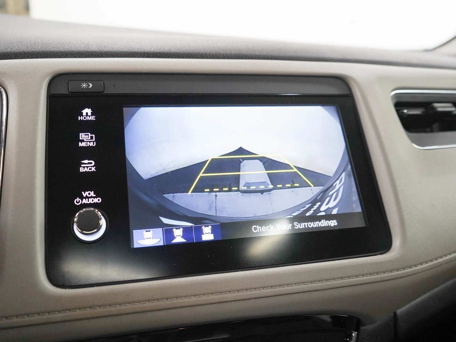 Used 2019  Honda 5D WAGON TOURING 4WD AUTO image 28