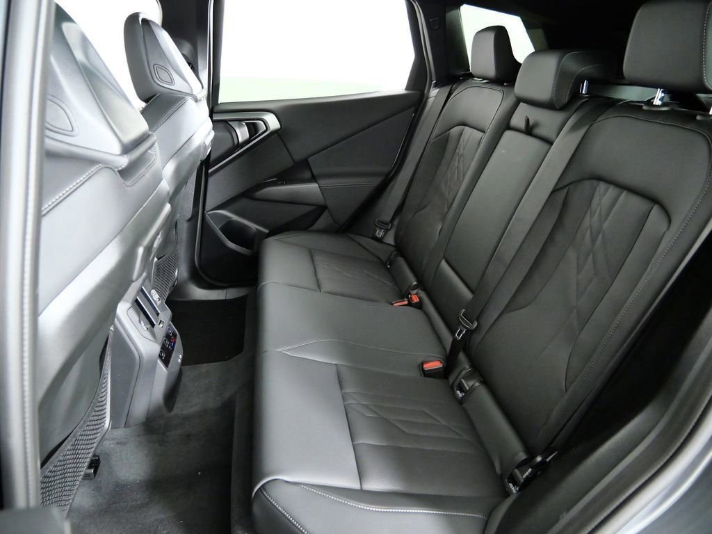 Used 2026 Skyscraper Grey Metallic BMW 30 xDrive image 32