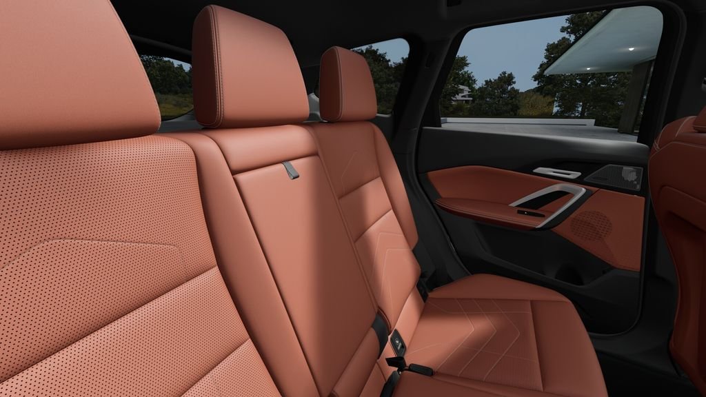 New 2027 Mineral White Metallic BMW xDrive28i image 12