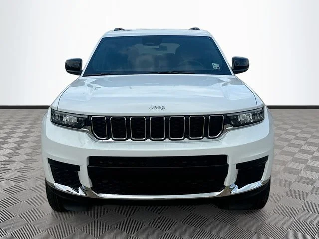 New 2026 Bright White Clear-Coat Exterior Paint Jeep Laredo image 2