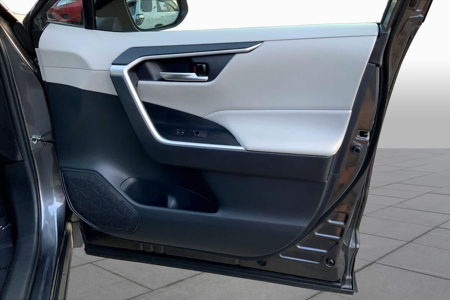 Used 2024 Magnetic Gray Metallic Toyota XLE Premium image 22