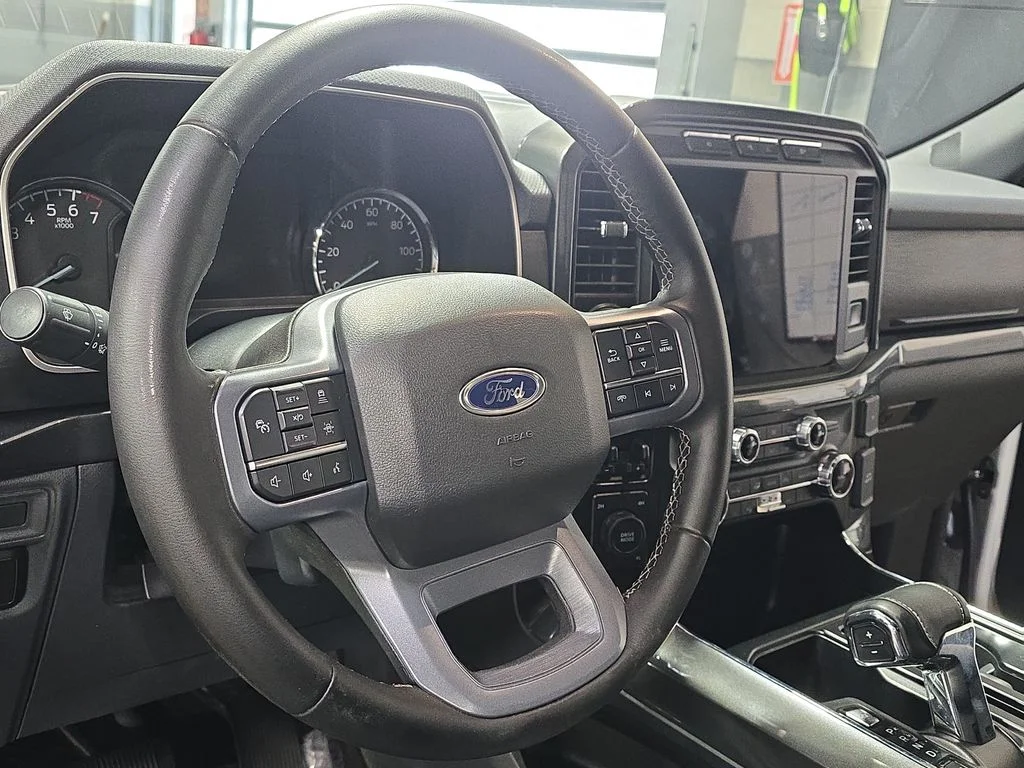 Used 2023 Avalanche Ford XLT image 17