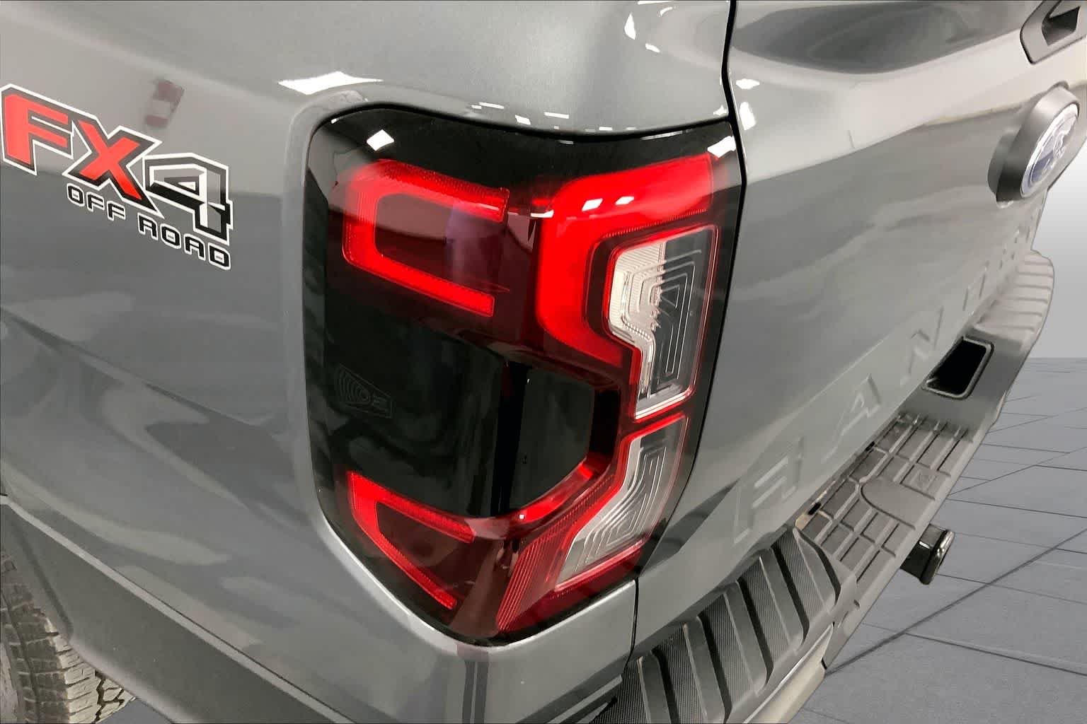 New 2026 M7/CARBONIZED G Ford XLT image 14