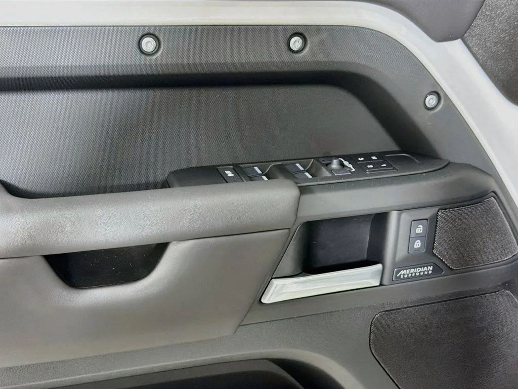 New 2026 Borasco Grey Land Rover X-Dynamic SE image 18