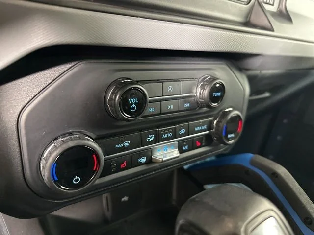 Used 2023  Ford Base image 13