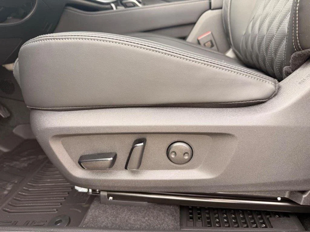 New 2026 Super Black Nissan Platinum image 14