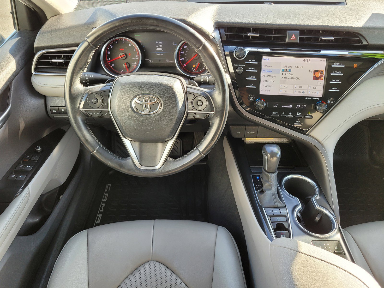 Used 2020 WIND CHILL PEARL Toyota XSE image 13