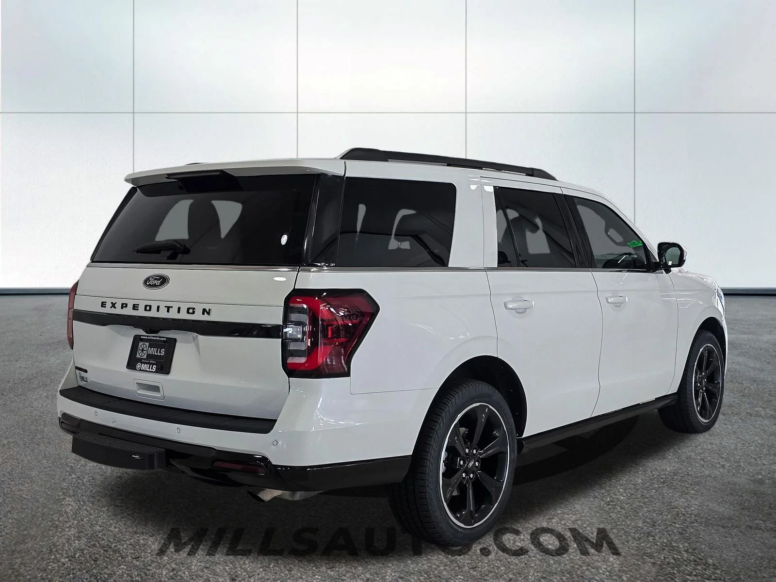 Used 2023 White Metallic Ford Limited image 8