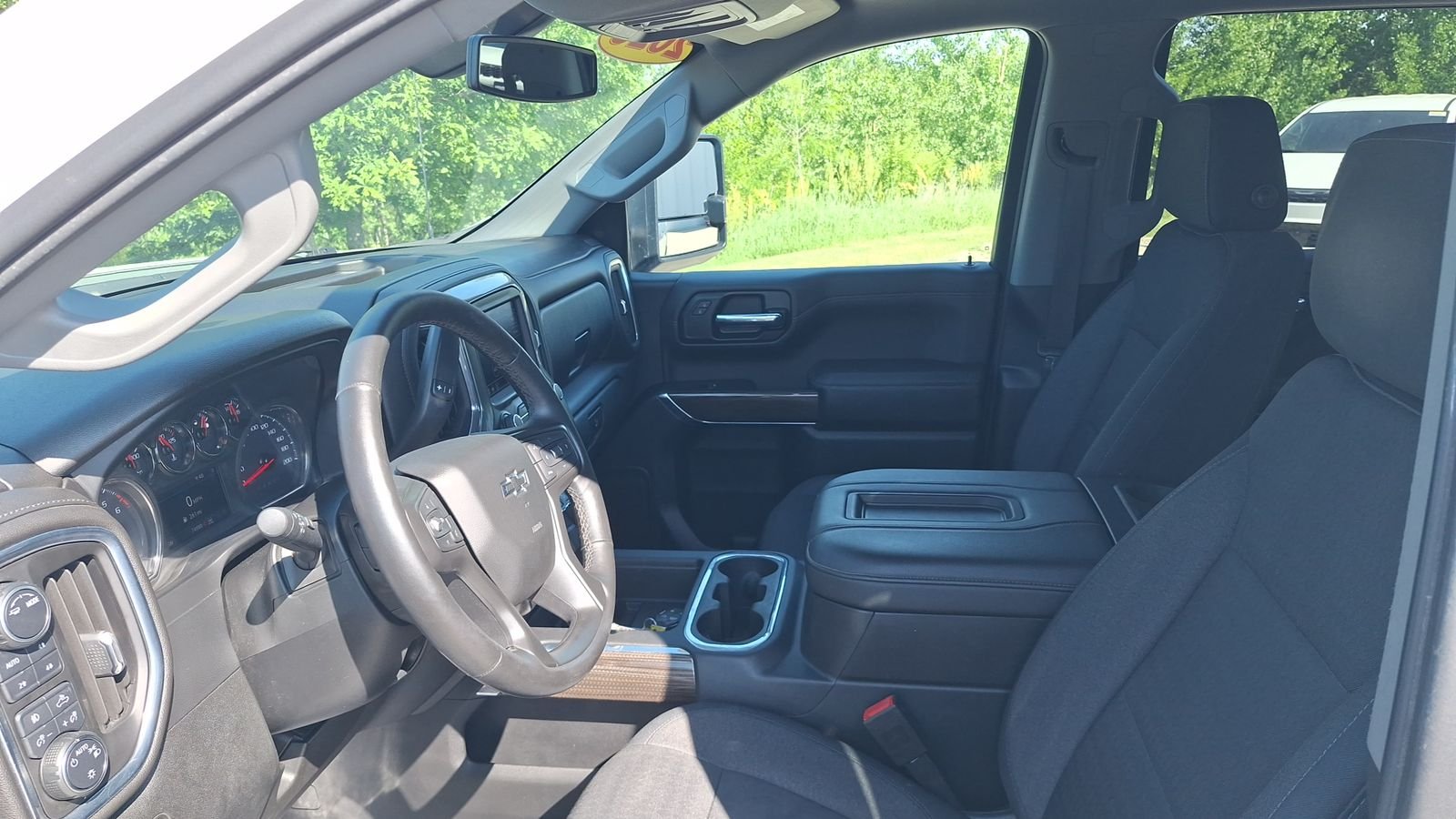 Used 2020  Chevrolet RST image 9