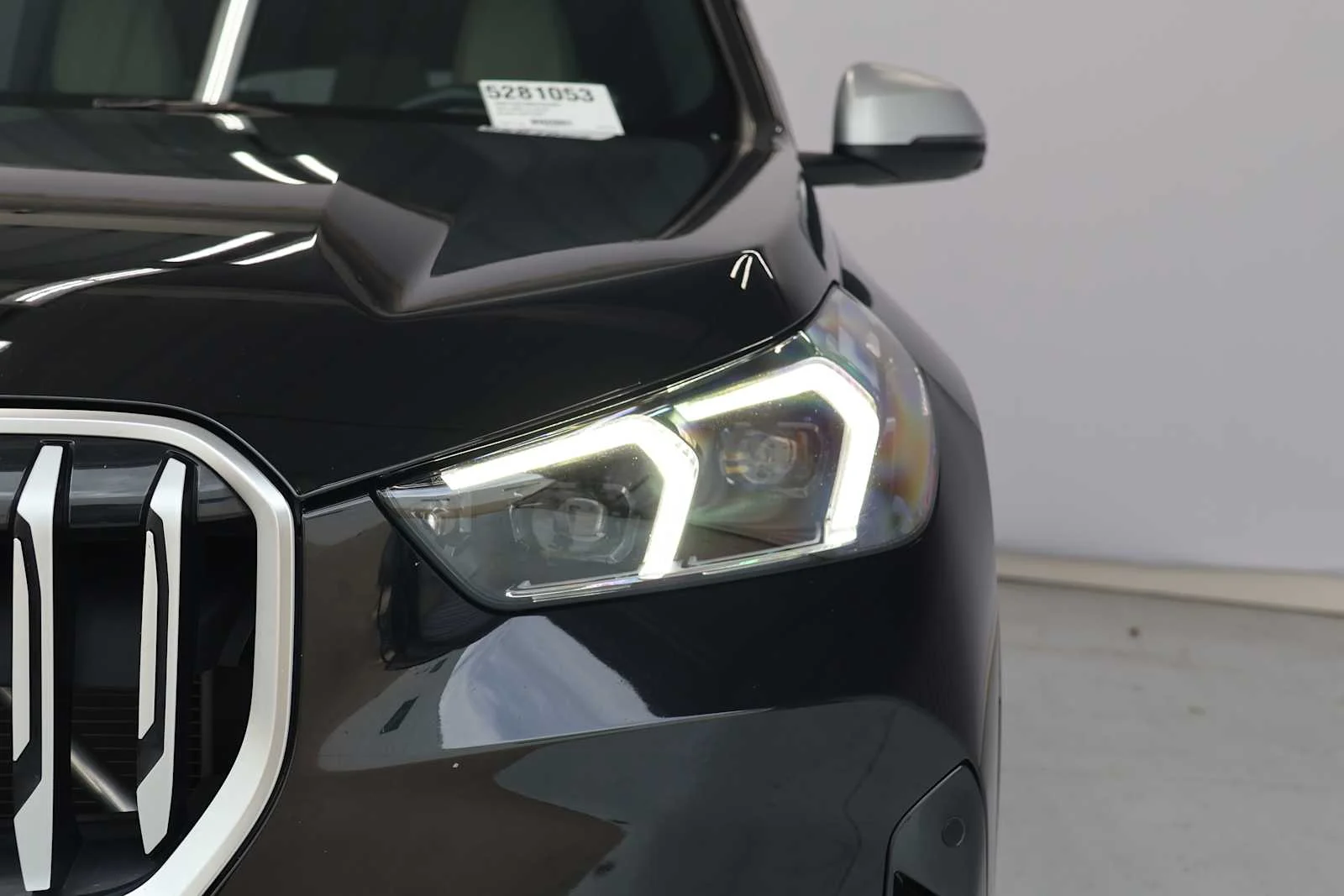 Certified Used 2024 Black Sapphire Metallic BMW xDrive28i image 5