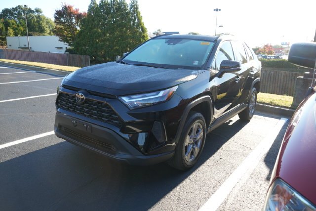 Used 2024  Toyota XLE image 8