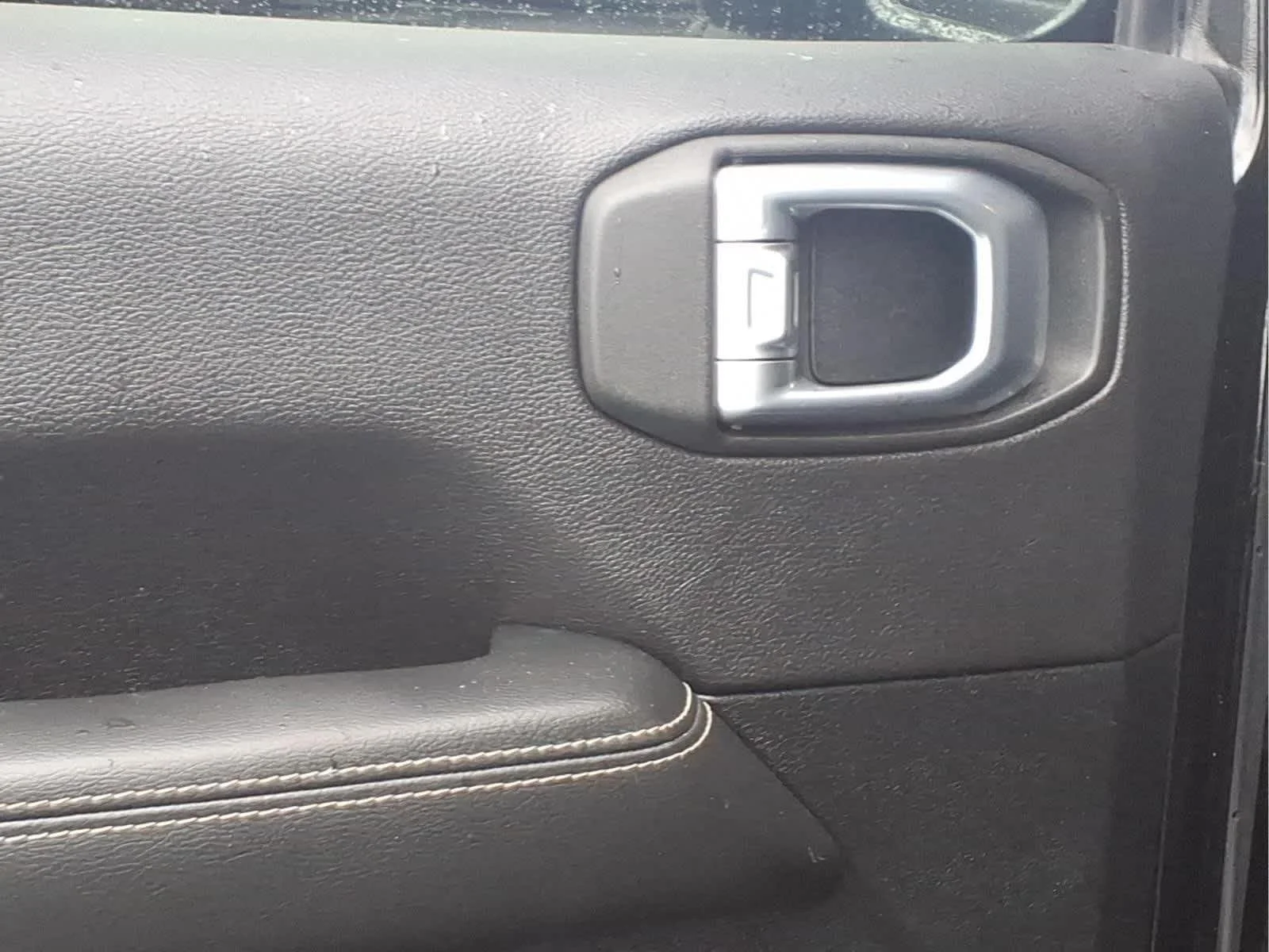 Used 2020 Black Clearcoat Jeep Sahara image 29