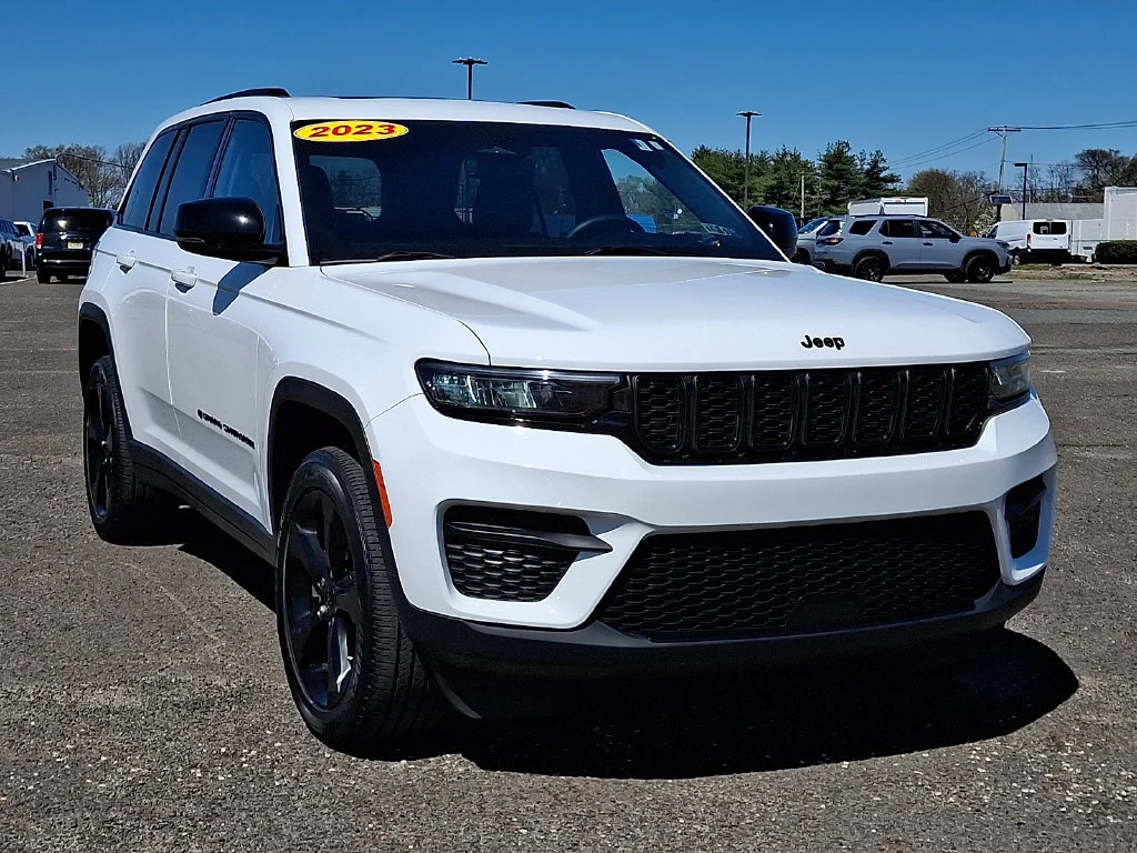 Used 2023 Bright White Clearcoat Jeep Altitude image 2