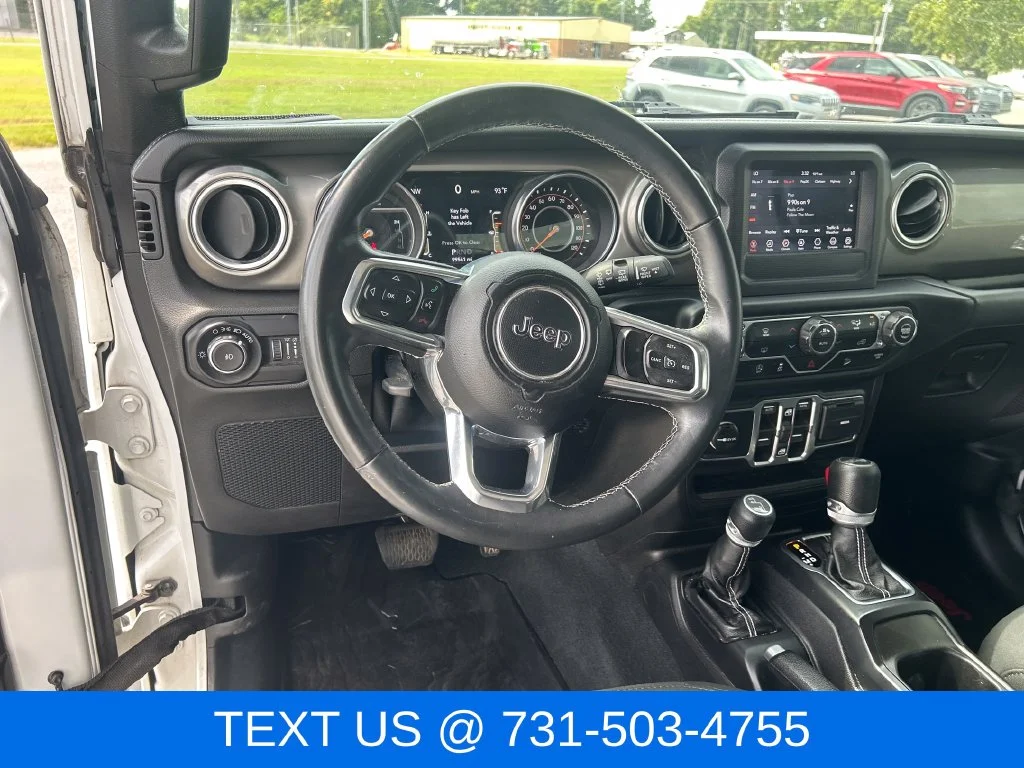 Used 2018 White Jeep Unlimited Sahara image 14