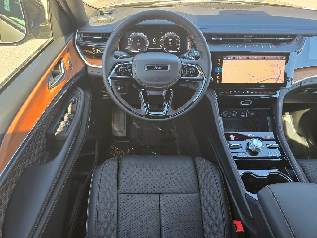 New 2027 Gray Jeep Summit image 29