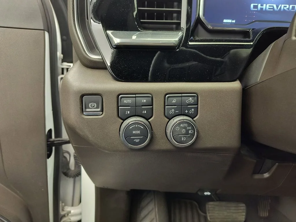 Used 2024 Summit White Chevrolet LTZ image 14